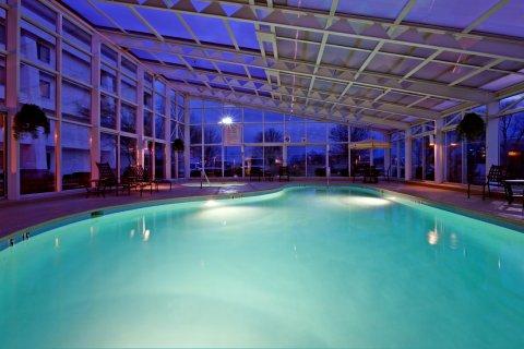 Holiday Express Fort Campbell-oak Grove By Ihg Oak Grove